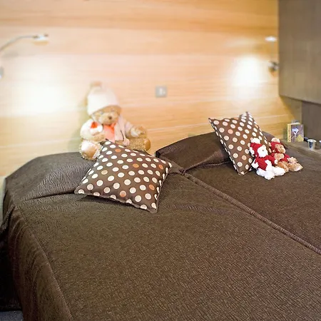 Village Montana Apartahotel 4*
