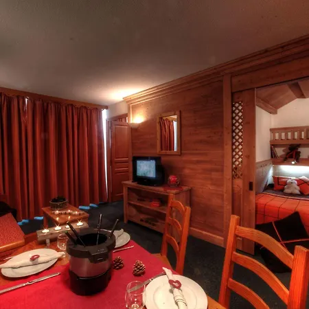 Village Montana Apartahotel 4*